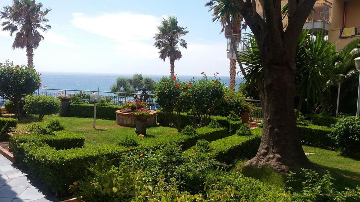 Nettuno Hotel Palace 贝尔韦代雷 外观 照片