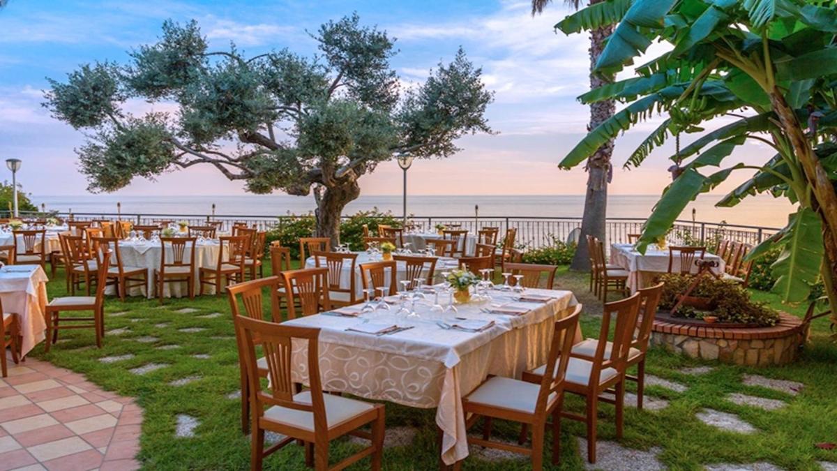 Nettuno Hotel Palace 贝尔韦代雷 外观 照片